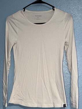 Koi Scrubs Essentials Long Sleeve Crew Neck T-Shirt